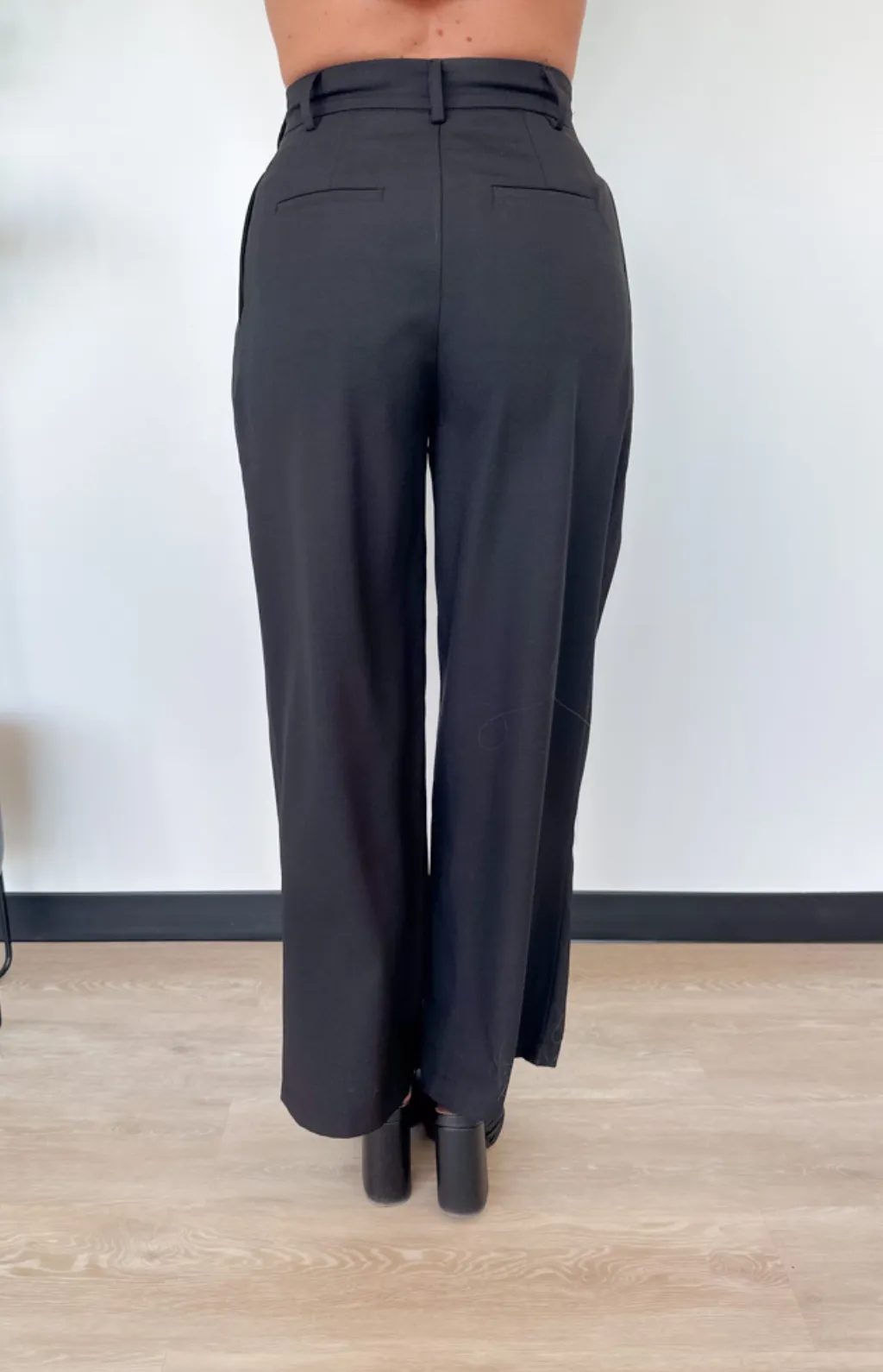 Lea Black Wide Leg Trousers