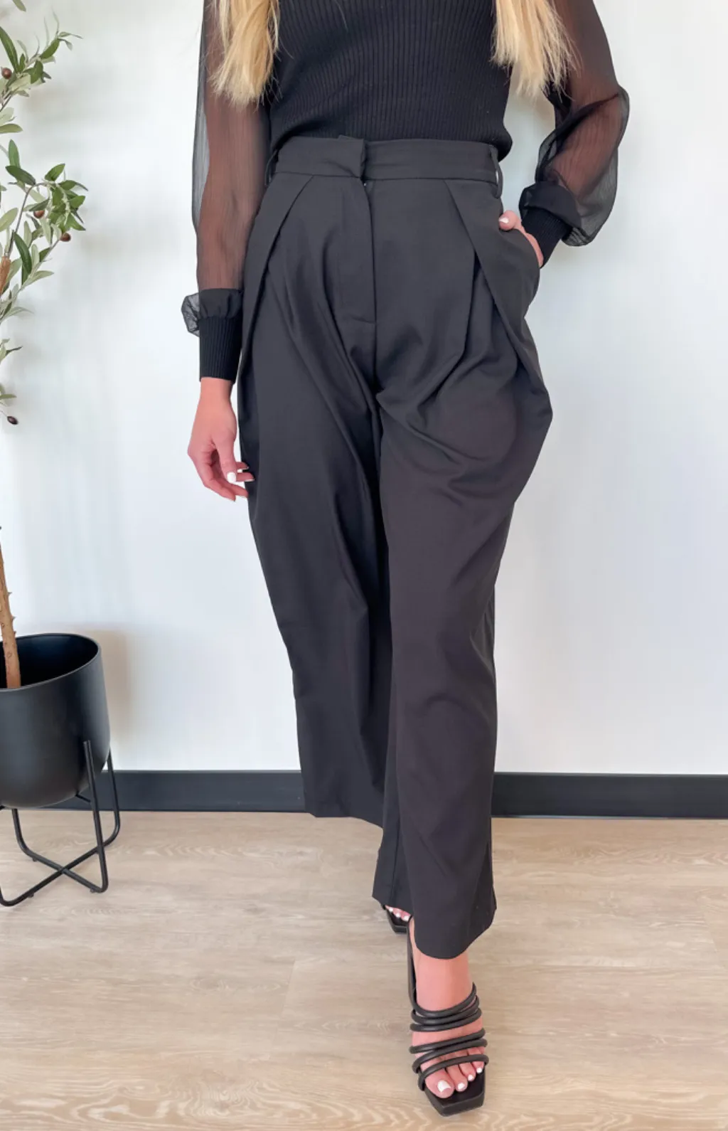 Lea Black Wide Leg Trousers